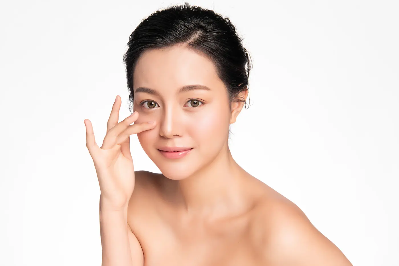 Beautiful young asian woman with clean fresh skin